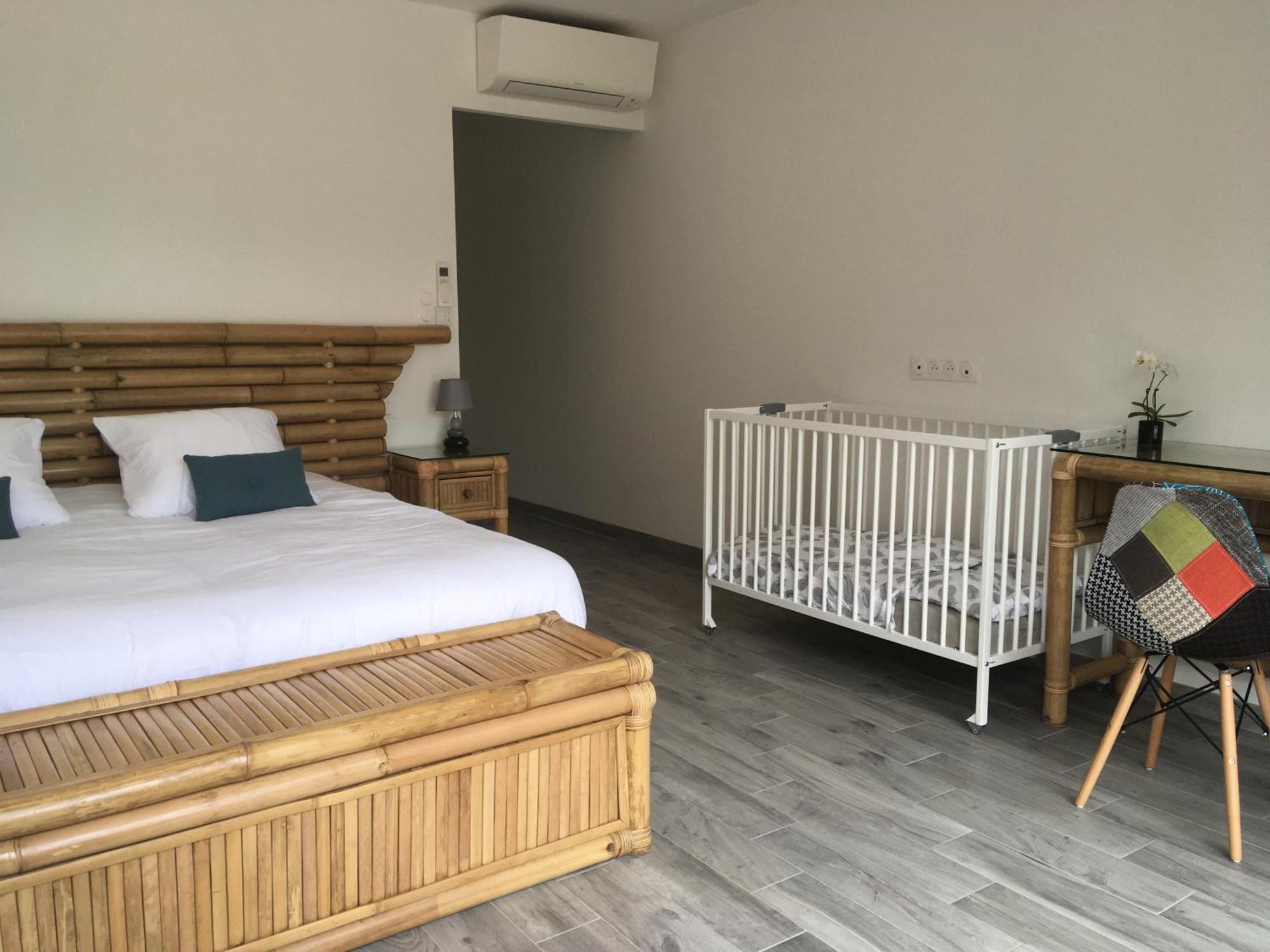 Bed and Breakfast Domaine Des Bois Argentes Saugirard Zimmer foto